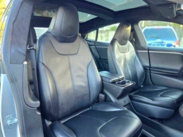 Серый Тесла Модель С, объемом двигателя 0 л и пробегом 82 тыс. км за 3700 $, фото 10 на Automoto.ua