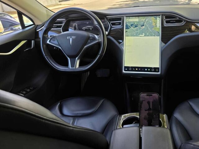 Серый Тесла Модель С, объемом двигателя 0 л и пробегом 77 тыс. км за 10000 $, фото 6 на Automoto.ua