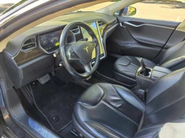 Серый Тесла Модель С, объемом двигателя 0 л и пробегом 77 тыс. км за 10000 $, фото 9 на Automoto.ua