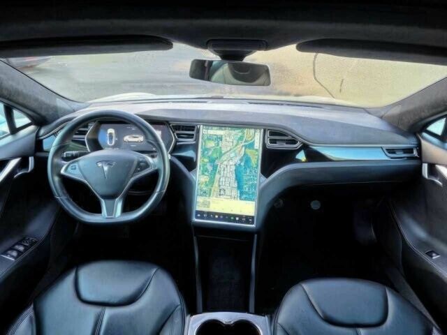 Серый Тесла Модель С, объемом двигателя 0 л и пробегом 82 тыс. км за 3700 $, фото 8 на Automoto.ua