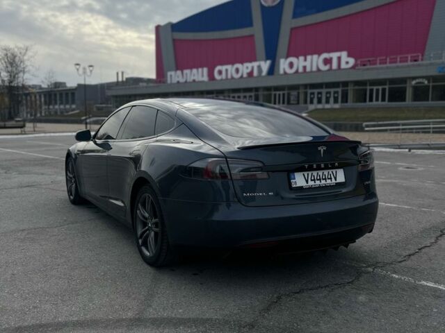 Сірий Тесла Модель С, об'ємом двигуна 0 л та пробігом 146 тис. км за 14500 $, фото 1 на Automoto.ua