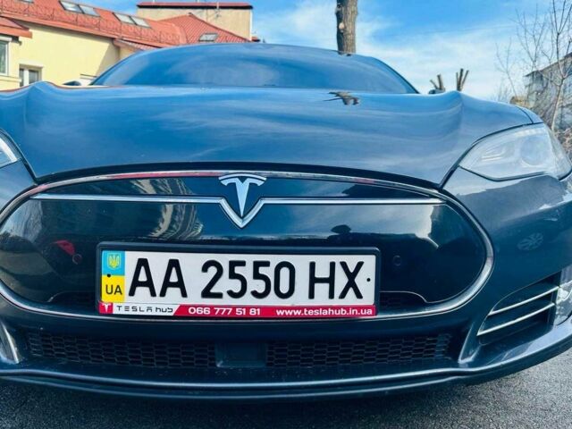Серый Тесла Модель С, объемом двигателя 0 л и пробегом 130 тыс. км за 16800 $, фото 3 на Automoto.ua