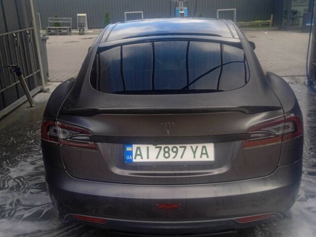 Серый Тесла Модель С, объемом двигателя 0 л и пробегом 171 тыс. км за 12000 $, фото 1 на Automoto.ua