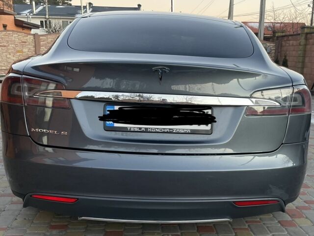 Серый Тесла Модель С, объемом двигателя 0 л и пробегом 136 тыс. км за 10999 $, фото 3 на Automoto.ua