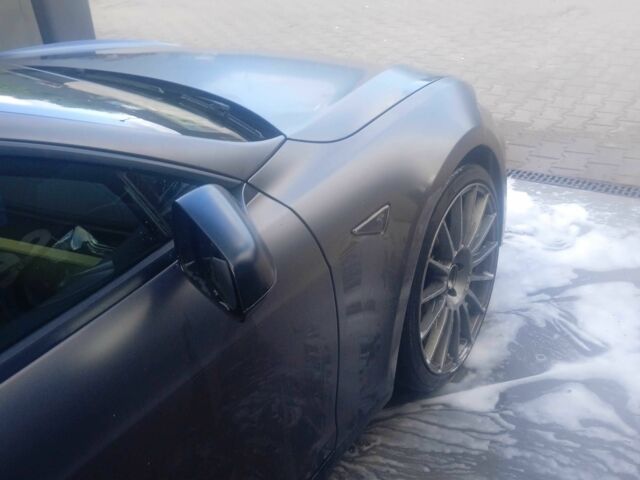 Серый Тесла Модель С, объемом двигателя 0 л и пробегом 171 тыс. км за 12000 $, фото 2 на Automoto.ua