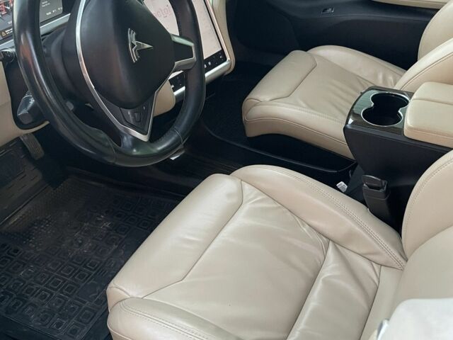 Серый Тесла Модель С, объемом двигателя 0 л и пробегом 136 тыс. км за 10999 $, фото 6 на Automoto.ua