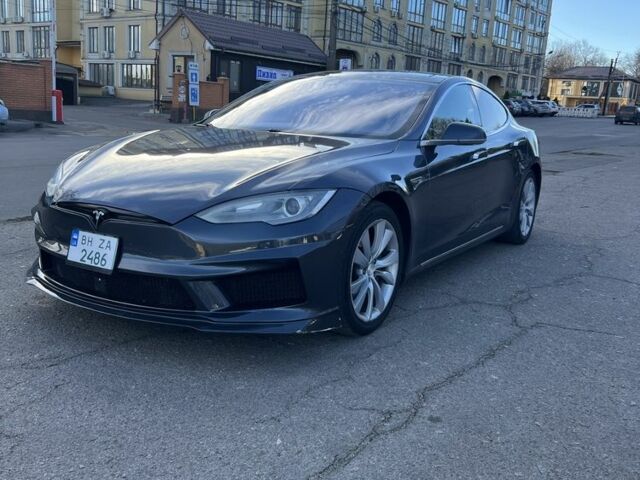 Серый Тесла Модель С, объемом двигателя 0 л и пробегом 300 тыс. км за 12700 $, фото 4 на Automoto.ua