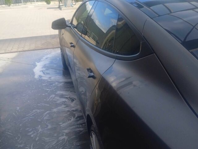 Серый Тесла Модель С, объемом двигателя 0 л и пробегом 171 тыс. км за 12000 $, фото 4 на Automoto.ua