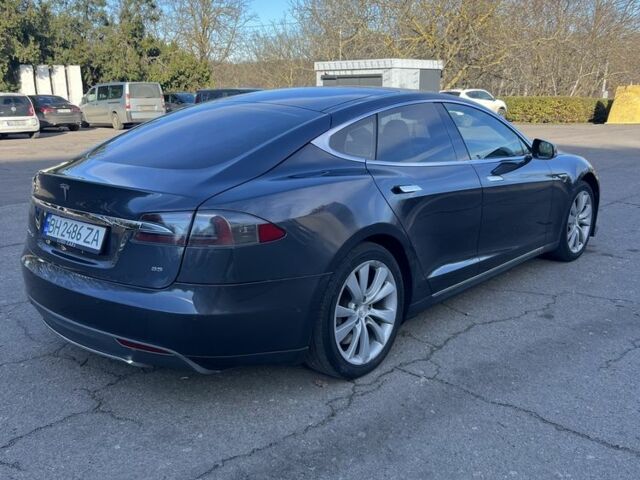 Серый Тесла Модель С, объемом двигателя 0 л и пробегом 300 тыс. км за 12700 $, фото 1 на Automoto.ua