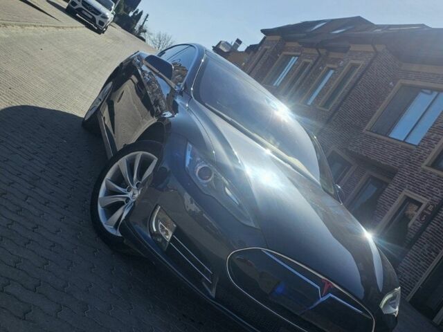 Серый Тесла Модель С, объемом двигателя 0 л и пробегом 155 тыс. км за 11300 $, фото 1 на Automoto.ua