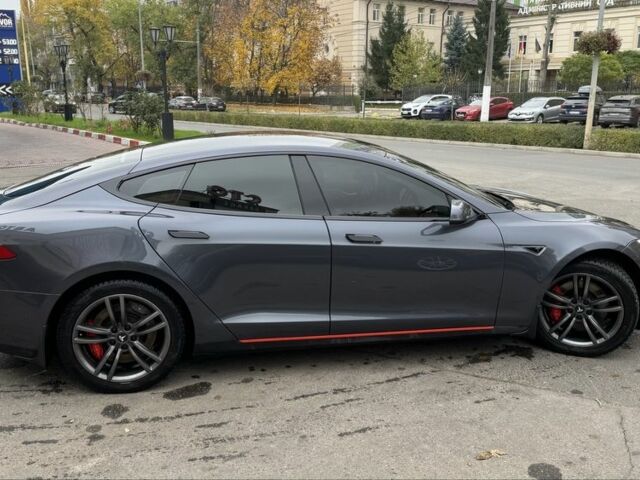 Серый Тесла Модель С, объемом двигателя 0 л и пробегом 93 тыс. км за 12900 $, фото 20 на Automoto.ua