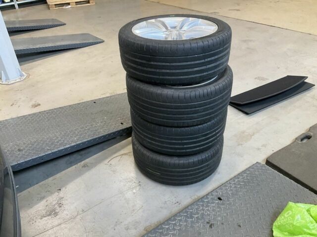 Серый Тесла Модель С, объемом двигателя 0 л и пробегом 166 тыс. км за 13500 $, фото 6 на Automoto.ua