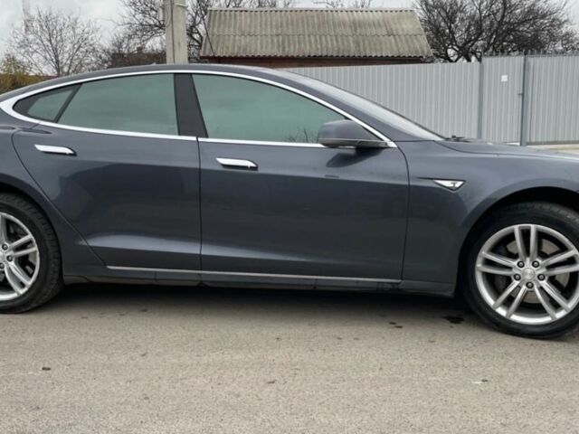 Серый Тесла Модель С, объемом двигателя 0 л и пробегом 170 тыс. км за 18000 $, фото 3 на Automoto.ua