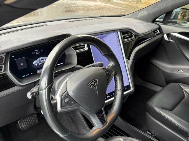 Серый Тесла Модель С, объемом двигателя 0 л и пробегом 360 тыс. км за 12000 $, фото 7 на Automoto.ua