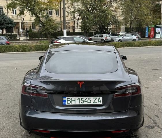 Серый Тесла Модель С, объемом двигателя 0 л и пробегом 93 тыс. км за 12900 $, фото 14 на Automoto.ua