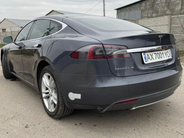 Серый Тесла Модель С, объемом двигателя 0 л и пробегом 170 тыс. км за 18000 $, фото 6 на Automoto.ua