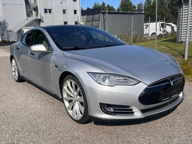 Серый Тесла Модель С, объемом двигателя 0 л и пробегом 102 тыс. км за 12300 $, фото 19 на Automoto.ua