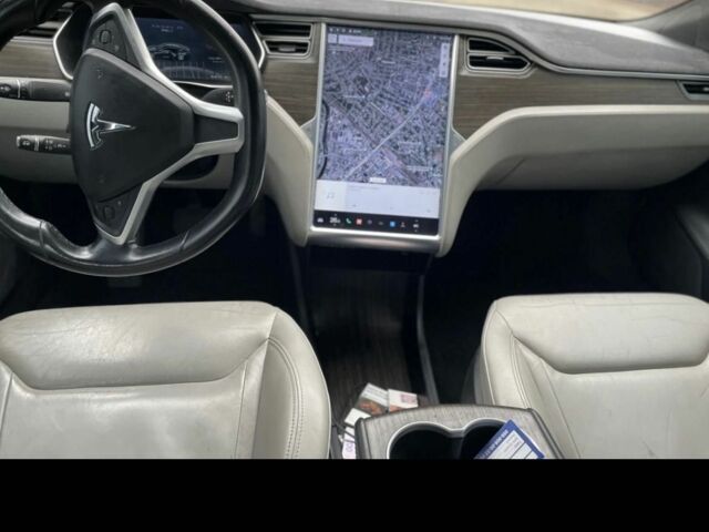 Серый Тесла Модель С, объемом двигателя 0 л и пробегом 170 тыс. км за 18000 $, фото 2 на Automoto.ua