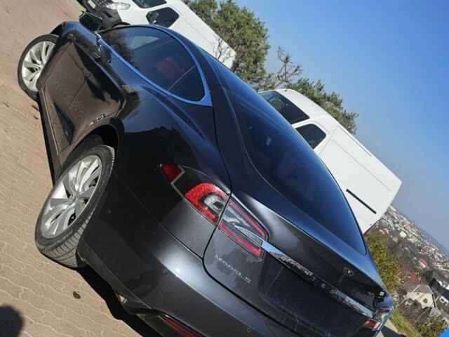 Серый Тесла Модель С, объемом двигателя 0 л и пробегом 155 тыс. км за 11300 $, фото 3 на Automoto.ua