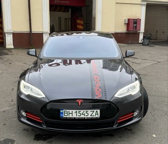 Серый Тесла Модель С, объемом двигателя 0 л и пробегом 93 тыс. км за 12900 $, фото 15 на Automoto.ua