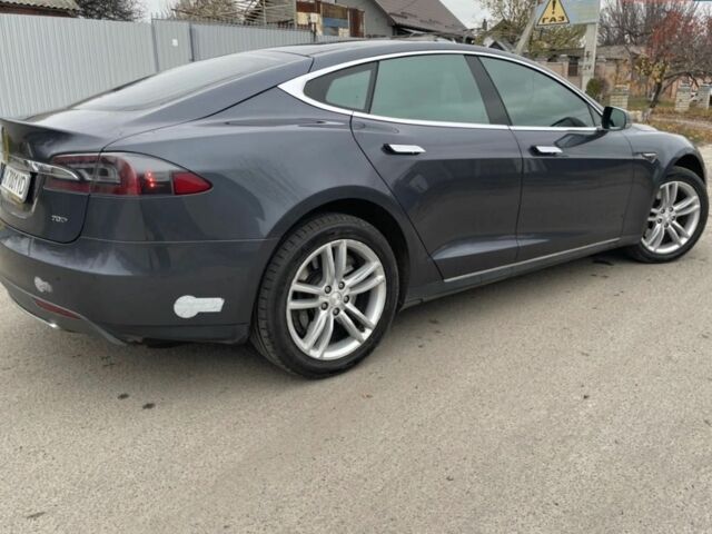 Серый Тесла Модель С, объемом двигателя 0 л и пробегом 170 тыс. км за 18000 $, фото 4 на Automoto.ua