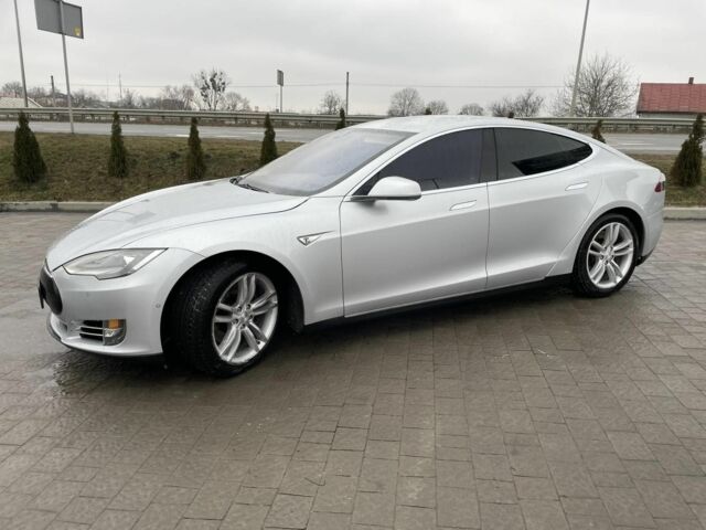 Серый Тесла Модель С, объемом двигателя 0 л и пробегом 210 тыс. км за 14500 $, фото 1 на Automoto.ua