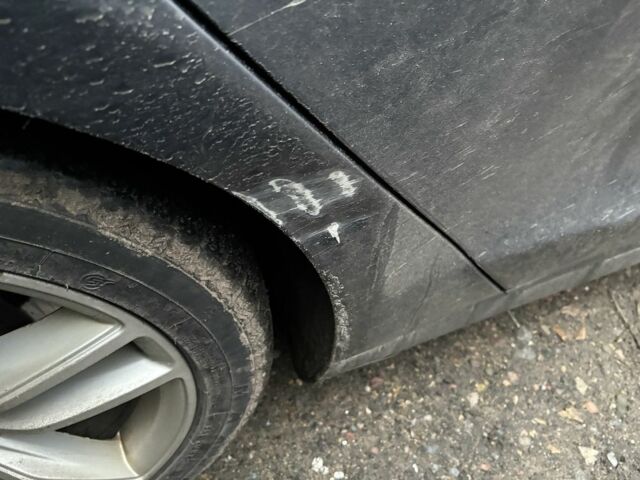 Серый Тесла Модель С, объемом двигателя 0 л и пробегом 236 тыс. км за 356 $, фото 3 на Automoto.ua