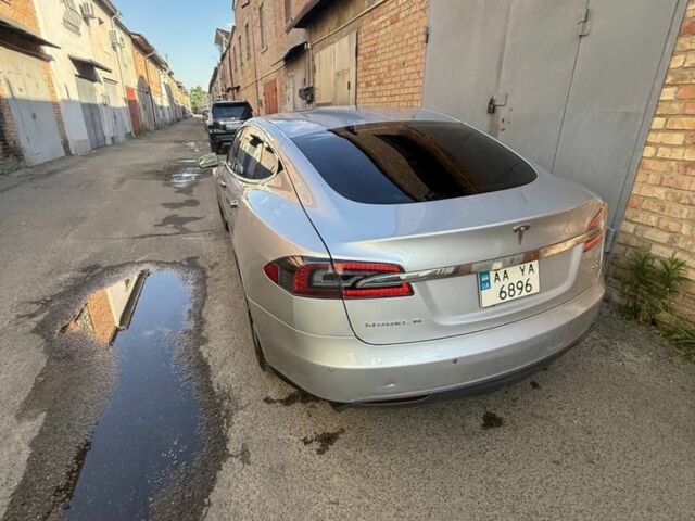 Сірий Тесла Модель С, об'ємом двигуна 0 л та пробігом 117 тис. км за 11850 $, фото 4 на Automoto.ua