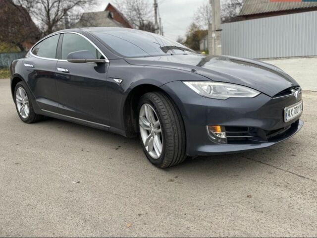 Серый Тесла Модель С, объемом двигателя 0 л и пробегом 170 тыс. км за 18000 $, фото 5 на Automoto.ua