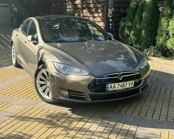 Сірий Тесла Модель С, об'ємом двигуна 0 л та пробігом 146 тис. км за 241 $, фото 6 на Automoto.ua