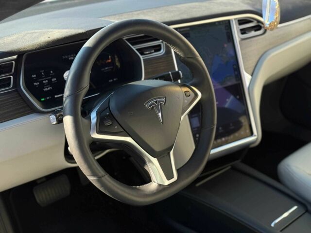 Сірий Тесла Модель С, об'ємом двигуна 0 л та пробігом 112 тис. км за 18499 $, фото 8 на Automoto.ua