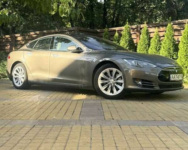 Сірий Тесла Модель С, об'ємом двигуна 0 л та пробігом 146 тис. км за 241 $, фото 3 на Automoto.ua
