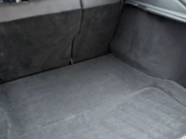 Серый Тесла Модель С, объемом двигателя 0 л и пробегом 150 тыс. км за 17200 $, фото 7 на Automoto.ua