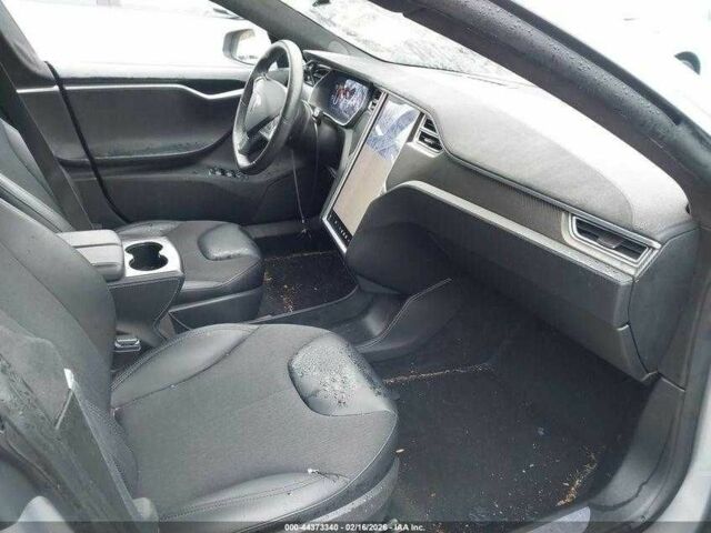 Сірий Тесла Модель С, об'ємом двигуна 0 л та пробігом 246 тис. км за 9650 $, фото 6 на Automoto.ua