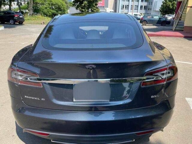 Серый Тесла Модель С, объемом двигателя 0 л и пробегом 63 тыс. км за 13800 $, фото 1 на Automoto.ua