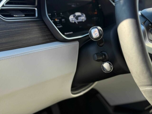 Сірий Тесла Модель С, об'ємом двигуна 0 л та пробігом 112 тис. км за 18499 $, фото 18 на Automoto.ua