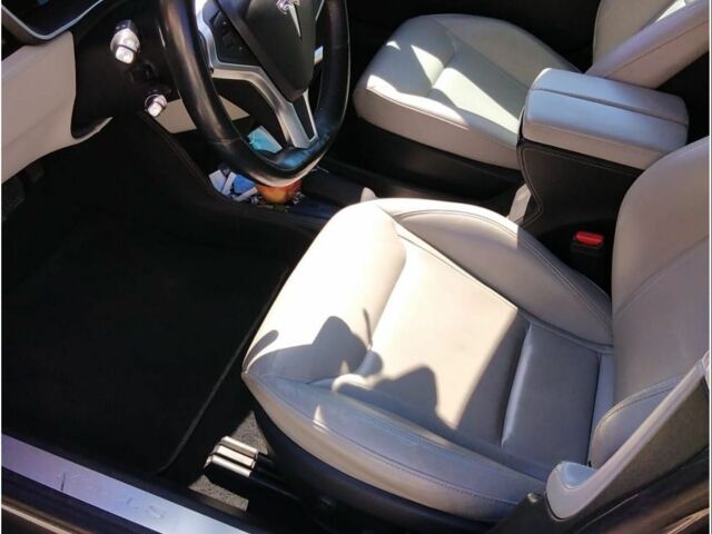 Сірий Тесла Модель С, об'ємом двигуна 0 л та пробігом 164 тис. км за 484 $, фото 4 на Automoto.ua