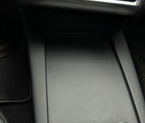 Серый Тесла Модель С, объемом двигателя 0 л и пробегом 150 тыс. км за 17200 $, фото 20 на Automoto.ua