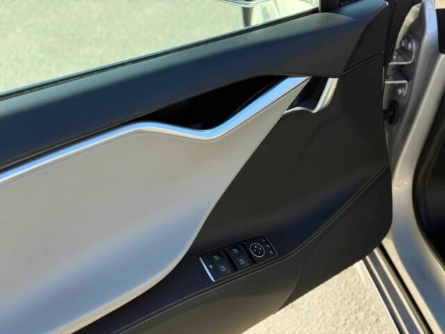 Сірий Тесла Модель С, об'ємом двигуна 0 л та пробігом 112 тис. км за 18499 $, фото 9 на Automoto.ua