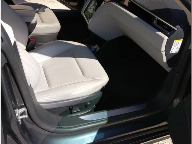 Сірий Тесла Модель С, об'ємом двигуна 0 л та пробігом 164 тис. км за 484 $, фото 6 на Automoto.ua