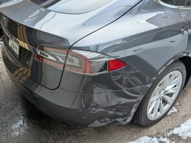 Серый Тесла Модель С, объемом двигателя 0 л и пробегом 150 тыс. км за 17200 $, фото 5 на Automoto.ua