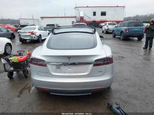 Сірий Тесла Модель С, об'ємом двигуна 0 л та пробігом 246 тис. км за 9650 $, фото 4 на Automoto.ua