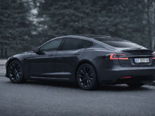 Серый Тесла Модель С, объемом двигателя 0 л и пробегом 217 тыс. км за 22900 $, фото 9 на Automoto.ua