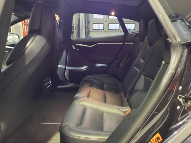 Сірий Тесла Модель С, об'ємом двигуна 0 л та пробігом 105 тис. км за 16500 $, фото 7 на Automoto.ua