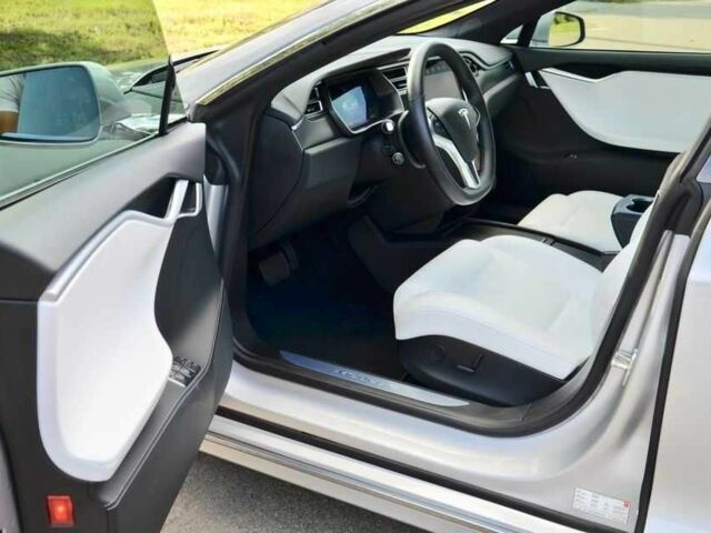 Сірий Тесла Модель С, об'ємом двигуна 0 л та пробігом 92 тис. км за 11000 $, фото 4 на Automoto.ua
