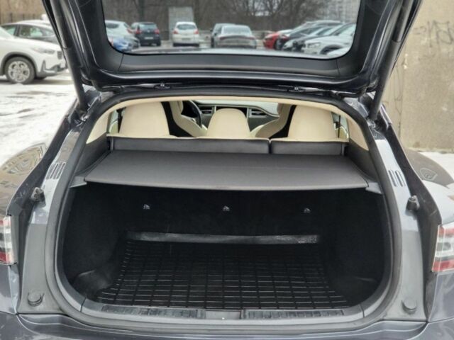 Серый Тесла Модель С, объемом двигателя 0 л и пробегом 204 тыс. км за 17200 $, фото 16 на Automoto.ua