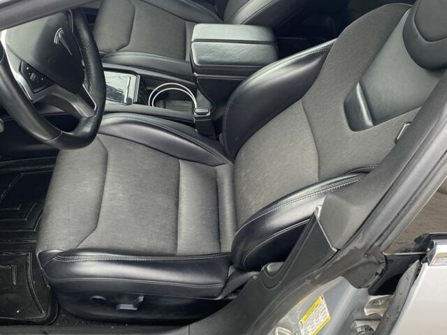 Серый Тесла Модель С, объемом двигателя 0 л и пробегом 124 тыс. км за 19900 $, фото 18 на Automoto.ua