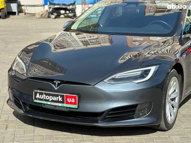 Серый Тесла Модель С, объемом двигателя 0 л и пробегом 50 тыс. км за 19230 $, фото 3 на Automoto.ua