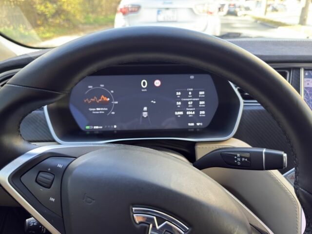 Сірий Тесла Модель С, об'ємом двигуна 0.9 л та пробігом 219 тис. км за 18000 $, фото 8 на Automoto.ua