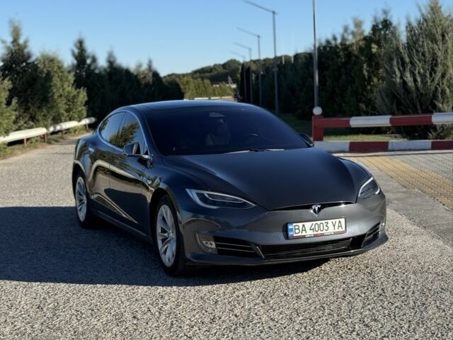 Серый Тесла Модель С, объемом двигателя 0 л и пробегом 98 тыс. км за 21940 $, фото 2 на Automoto.ua